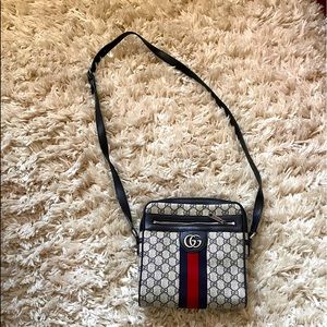 Gucci Crossbody navy blue